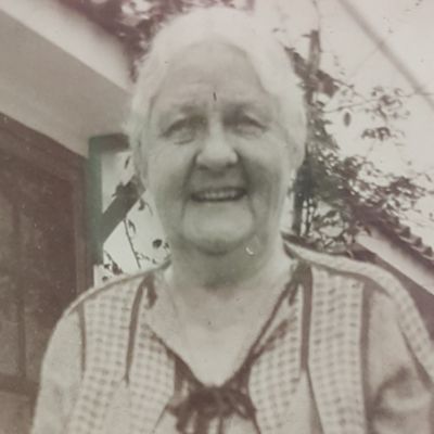 Annie  Hughes