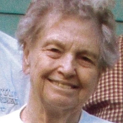 Lois  Holmes's Image