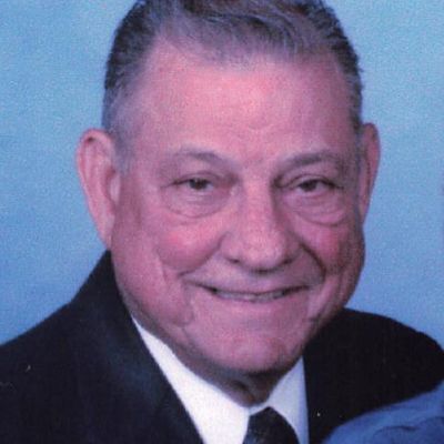 Lester J Ryall's Image