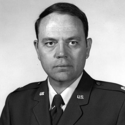 Dr. Robert  Dunn's Image