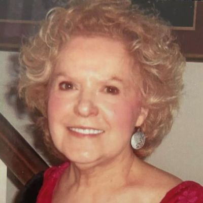 Carolyn  Molinaro's Image