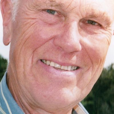 Lucius Tuttle Hill, Jr. MD's Image