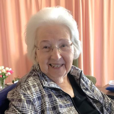 Maryem Alyne  Holt's Image