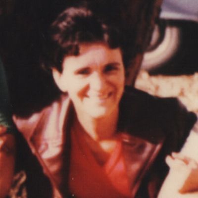 Helen  Peters