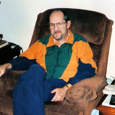 Lloyd  Avery