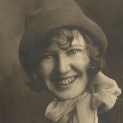Eva  Cole