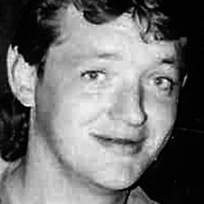 Dennis  Cordell