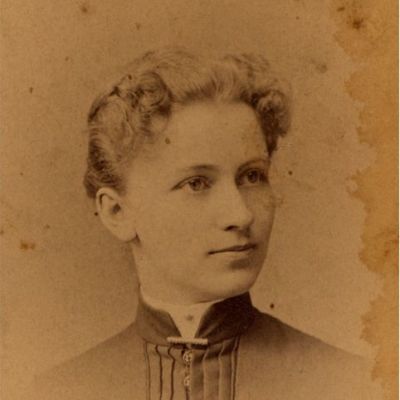 Julia  Ennis