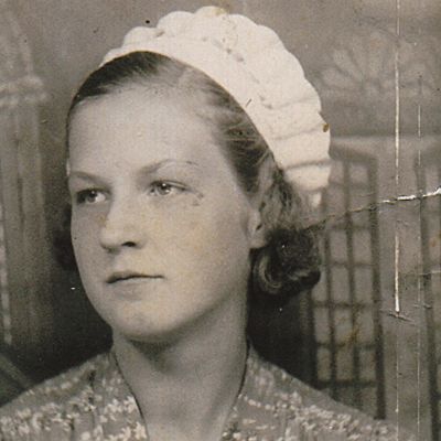Nell  Wroniak