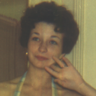 Carole  Leach