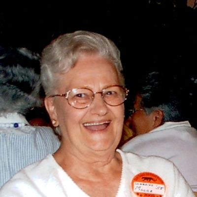 Lorraine  Hand