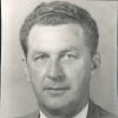 Lester  Schroeder