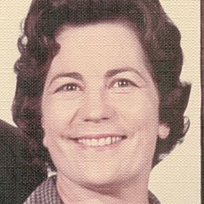 Paula  Medlock