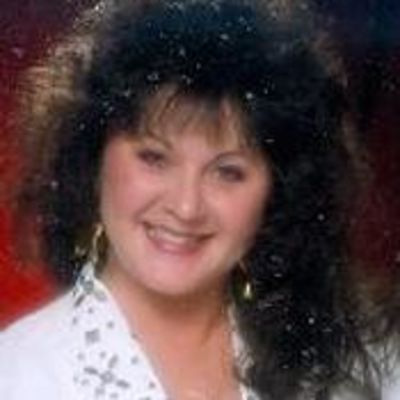 Roxanne  Hill