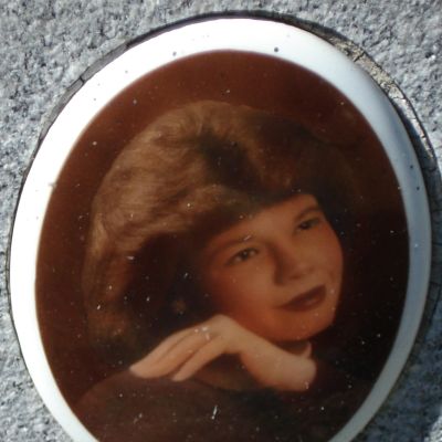 Denise  Waldrop