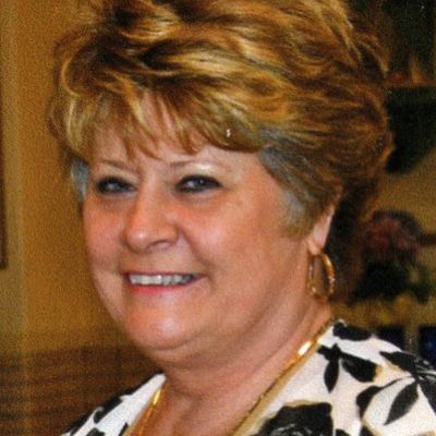 Joyce  Fello