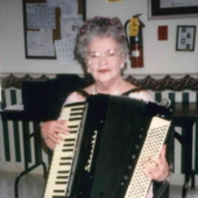 Anna Backer (1924-2016) | Obituary
