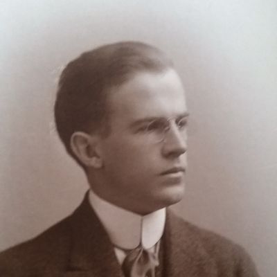 W.  Wiggins