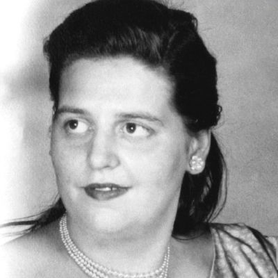 Monica  Curtis