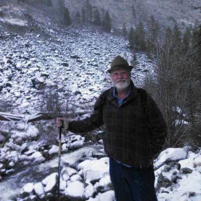 Daniel  Bond