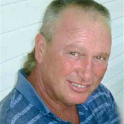Larry  Lyons