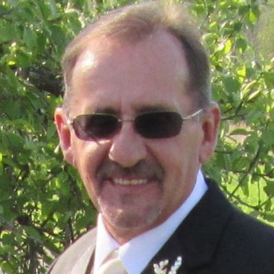 Douglas  Davis