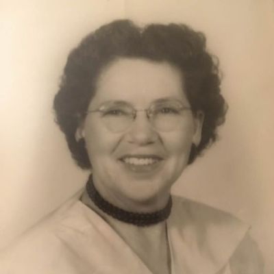 Lola  Jennings