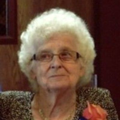 Lola  Johnston