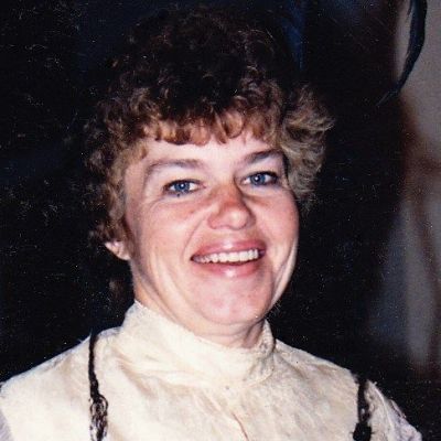 Jacqueline  Grove