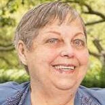 Lois  Esterson