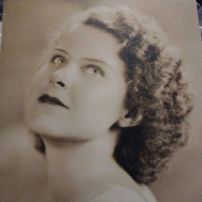 Caroline  Clawson