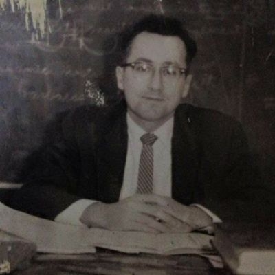 Robert  MacNeal