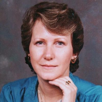 Peggy  Carr