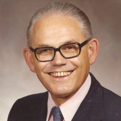 Donald  DeWelt
